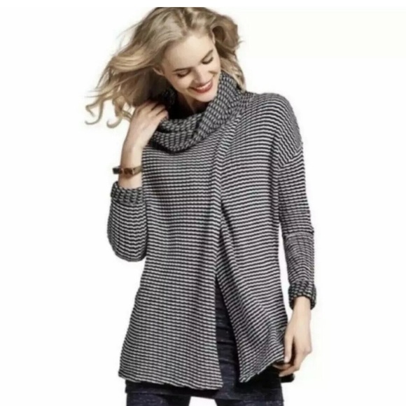 Cabi Fergie Striped Turtle Neck Sweater Size Small 3167 Black White Cotton Split - Picture 1 of 10